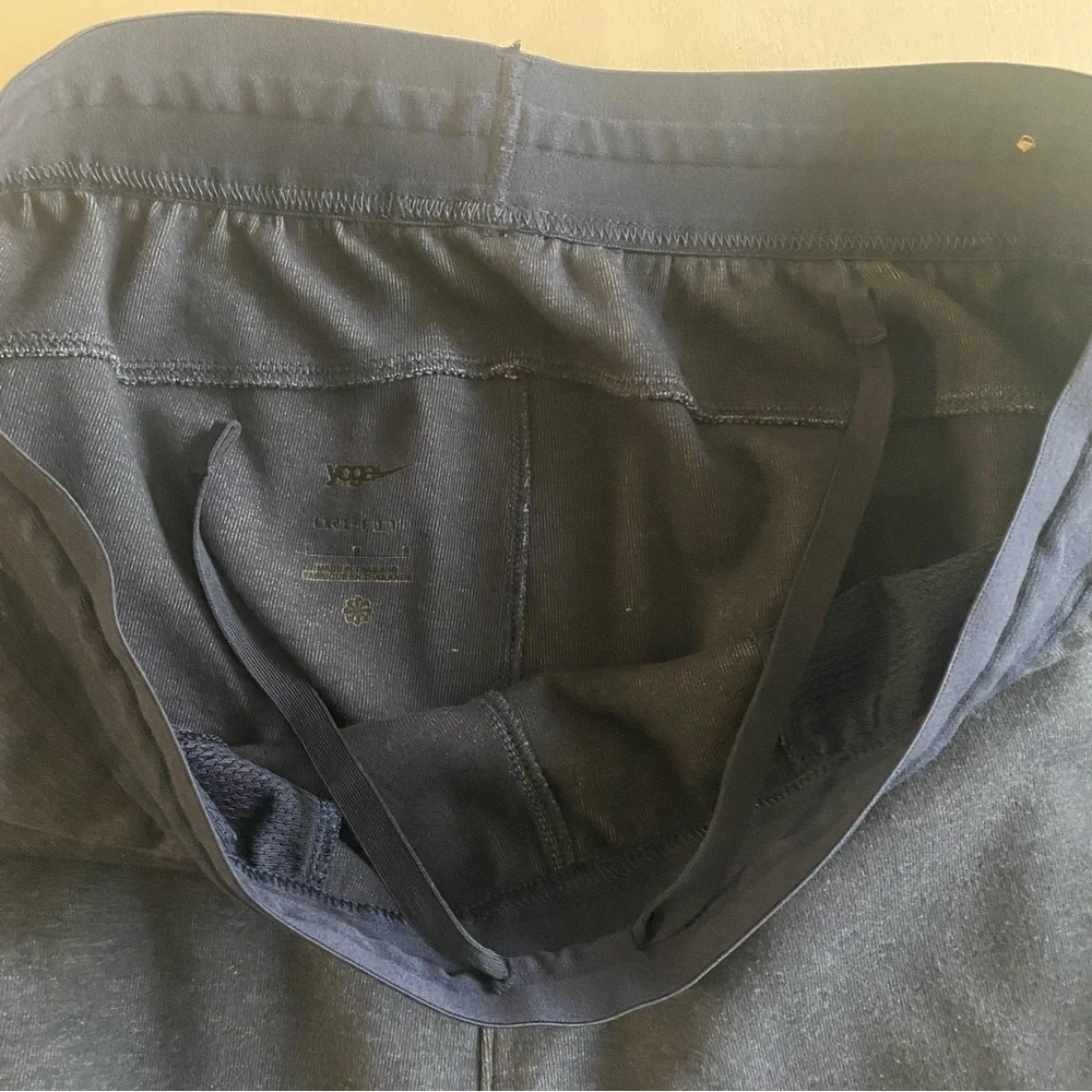 Nike Yoga Training Pants Men L Gym Active Essentials Performance Fleece